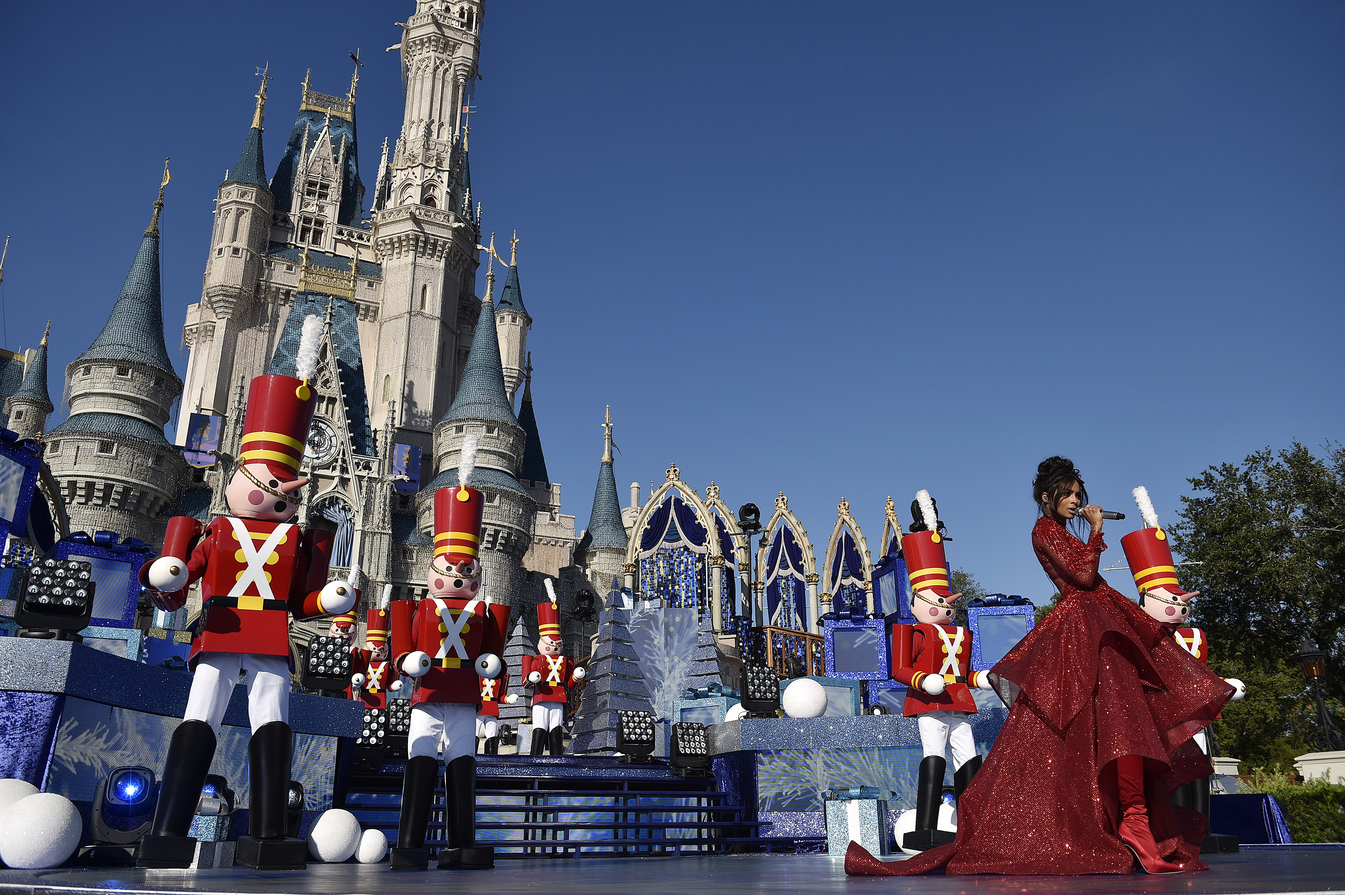 Ciara Disney Parks Magical 2017 XMas 8