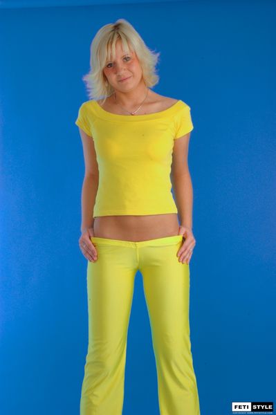 [Image: 112977506_Fetistyle_Janett_319.jpg]