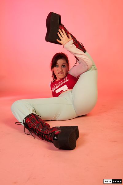 [Image: 112978032_Fetistyle_Jenny_3380.jpg]