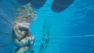 underwater_voyeur_in_sauna_pool t7otskgxoi