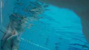 underwater_voyeur_in_sauna_pool 27otsk5j01