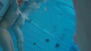 underwater_voyeur_in_sauna_pool i7otsk6fip
