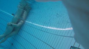 underwater_voyeur_in_sauna_pool c7otskmao1