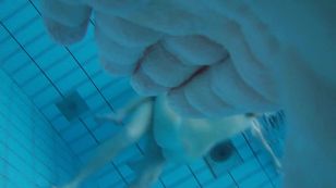 underwater_voyeur_in_sauna_pool u7otsksgpf