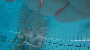 underwater_voyeur_in_sauna_pool w7otsl1sax