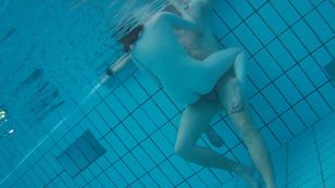 underwater_voyeur_in_sauna_pool 27otslxeyi