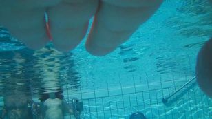 underwater_voyeur_in_sauna_pool 57otsmeuay