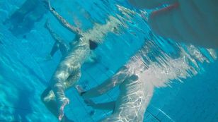 underwater_voyeur_in_sauna_pool j7otsm2n1e