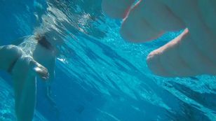 underwater_voyeur_in_sauna_pool-a7otsm6kux.jpg