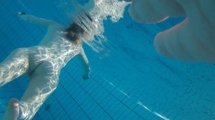 underwater_voyeur_in_sauna_pool l7otsm94wb