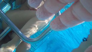 underwater_voyeur_in_sauna_pool d7otsmp73m