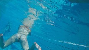 underwater_voyeur_in_sauna_pool u7otsmve3v