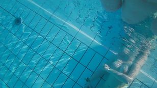 underwater_voyeur_in_sauna_pool 17otsmwop4