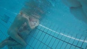 underwater_voyeur_in_sauna_pool h7otsnhzl2