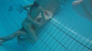 underwater_voyeur_in_sauna_pool t7otsnizjn