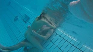 underwater_voyeur_in_sauna_pool d7otsn1mwa