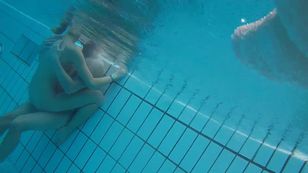 underwater_voyeur_in_sauna_pool 47otsn6w34