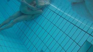 underwater_voyeur_in_sauna_pool v7otsn9sni