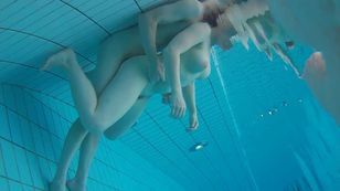 underwater_voyeur_in_sauna_pool q7otsntuy3