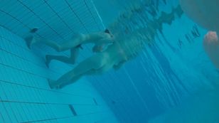 underwater_voyeur_in_sauna_pool 77otsob0kp