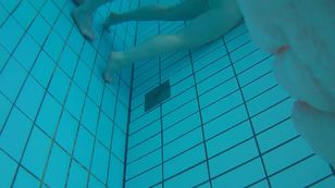 underwater_voyeur_in_sauna_pool a7otsog7w1