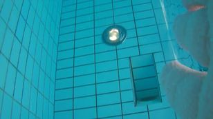 underwater_voyeur_in_sauna_pool w7otso33ln