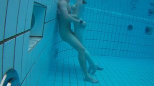 underwater_voyeur_in_sauna_pool l7otso8jrf