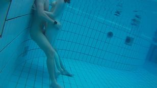 underwater_voyeur_in_sauna_pool n7otso9npd