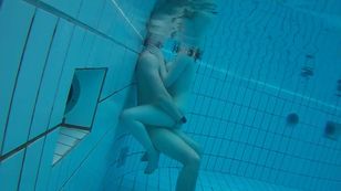 underwater_voyeur_in_sauna_pool 27otsovmhj