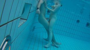 underwater_voyeur_in_sauna_pool r7otspbjp7