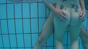 underwater_voyeur_in_sauna_pool-27otspt0tk.jpg