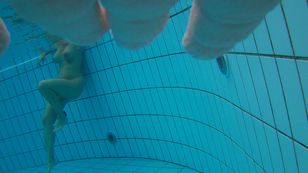 underwater_voyeur_in_sauna_pool 77otspwqcy