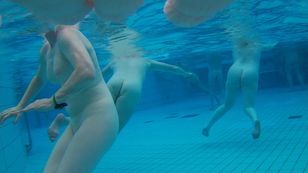 underwater_voyeur_in_sauna_pool r7otspx16a