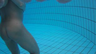 underwater_voyeur_in_sauna_pool p7otsqcmaa