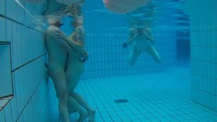 underwater_voyeur_in_sauna_pool j7otsqfrb2