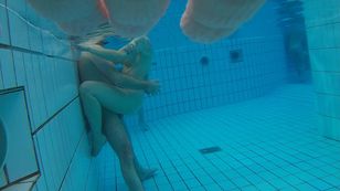 underwater_voyeur_in_sauna_pool i7otsq3gab