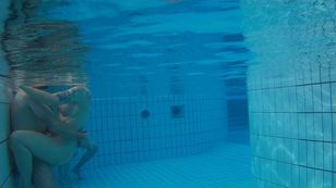 underwater_voyeur_in_sauna_pool 07otsq5f1o