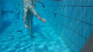 underwater_voyeur_in_sauna_pool f7otsrb3kc