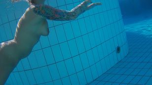 underwater_voyeur_in_sauna_pool 67otsretpt