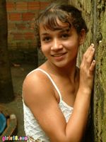 [Image: 78392268_simone18.com-07-001.jpg]
