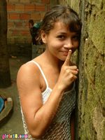 [Image: 78392269_simone18.com-07-002.jpg]