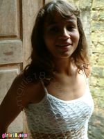 [Image: 78392413_simone18.com-07-138.jpg]