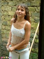 [Image: 78392417_simone18.com-07-142.jpg]