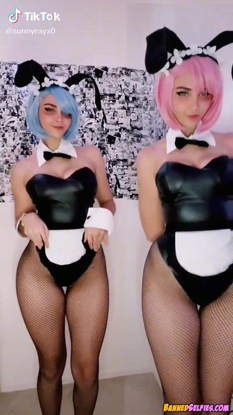 Aliana &#8211; Teen Shows The Nude Goods On Tiktok