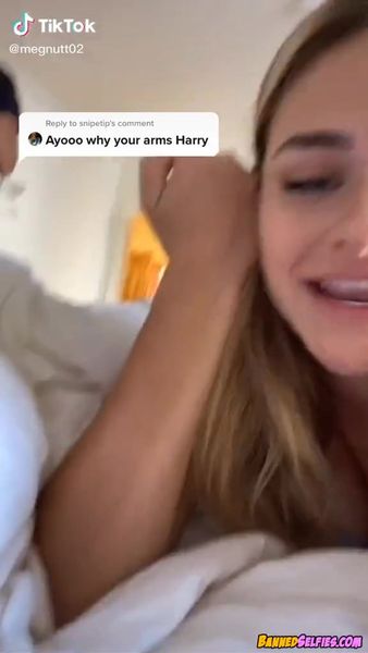 Laurel – Shy Young Girl Talked Into Nude Selfie By Complete Stranger