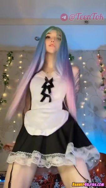 Mckayla – Shy Hot Nude Tease Teen On Tiktok