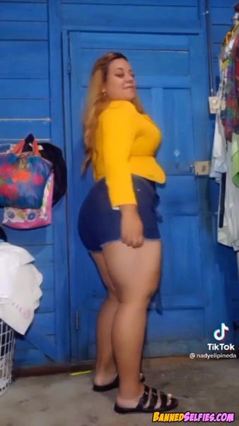 Ada – Quick Tease Young Girl On Instagram