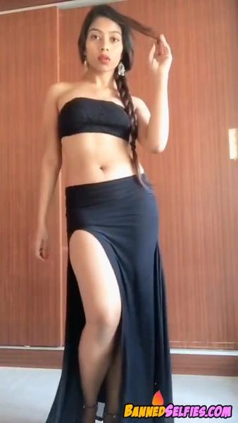 Angel – 19 Year Old College Girl Nude On Tiktok
