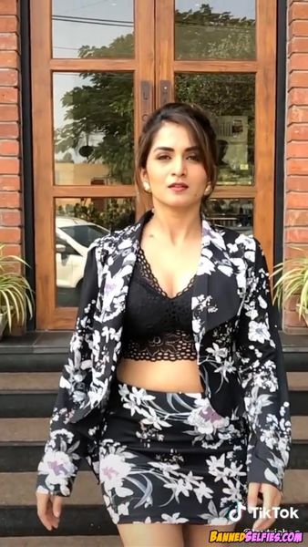Audrina – Shy Hot Tease 21 Years Old On Tiktok