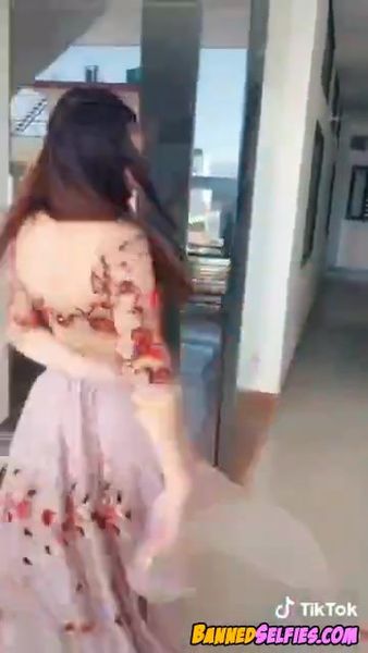Ava – 19 Year Super Hot Teen Epic Nude Selfie On Tiktok